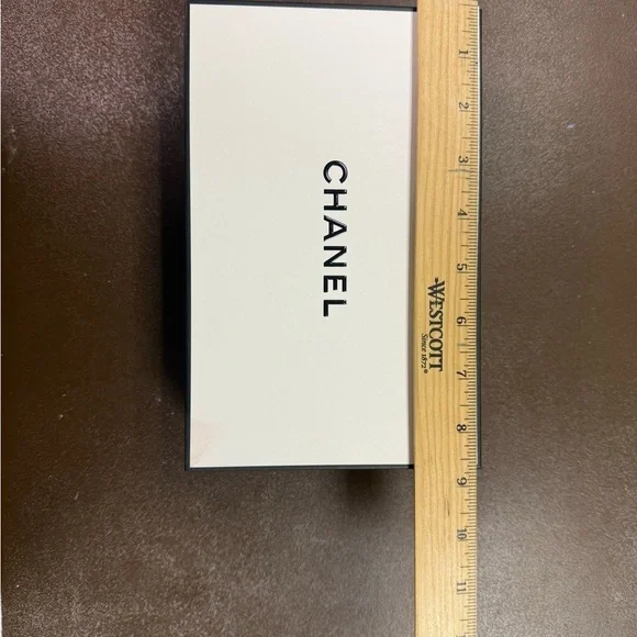 Authentic Chanel gift box - EMPTY - Picture 5 of 7